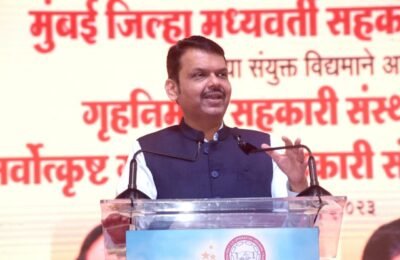 सामान्य मुंबईकरांच्या घराचे स्वप्न पूर्ण करण्यासाठी राज्य शासन कटिबद्ध -उपमुख्यमंत्री देवेंद्र फडणवीस गृहनिर्माण सहकारी संस्थांच्या परिषदेचे उपमुख्यमंत्र्यांच्या हस्ते उद्घाटन