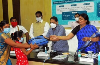 जगप्रसिद्ध शास्त्रज्ञांना आदर्श मानून दिव्यांगांनी प्रेरणा घ्यावी – पालकमंत्री डॉ. नितीन राऊत यांचे आवाहन