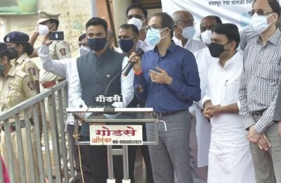 पूरग्रस्तांना वाऱ्यावर सोडणार नाही, आवश्यक ती सर्व मदत करणार – मुख्यमंत्री उद्धव ठाकरे मुख्यमंत्री उद्धव ठाकरे यांच्याकडून सांगली जिल्ह्यातील पूरपरिस्थितीची पाहणी