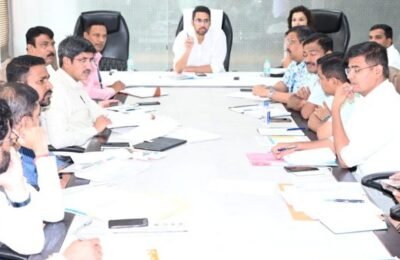 आषाढी वारीच्या पार्श्वभूमीवर सर्व यंत्रणांनी पुढील तीन दिवस अत्यंत दक्ष राहून काम करावे -जिल्हाधिकारी कुमार आशीर्वाद