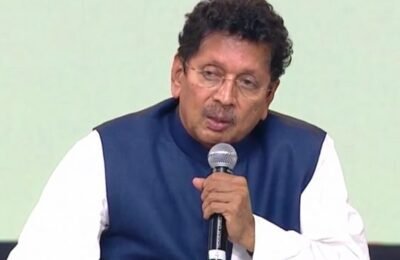 परदेशातील विद्यार्थ्यांना मराठी भाषेचे प्रशिक्षण, राज्य शालेय शिक्षण मंडळाचे प्रमाणपत्र देणार – मराठी भाषा मंत्री दीपक केसरकर