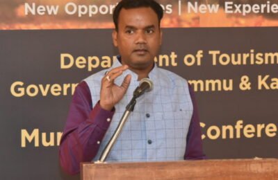 पर्यटकांच्या स्वागतासाठी जम्मू-काश्मिर उत्सूक; पर्यटकांनी जम्मू आणि काश्मिरमध्ये पर्यटनासाठी यावे कोरोना प्रतिबंधात्मक काळजी घेत पर्यटकांसाठी विविध उपक्रमांचे आयोजन – पर्यटन संचालक डॉ. जी. एन इटू आणि विवेकानंद राय यांचे आवाहन