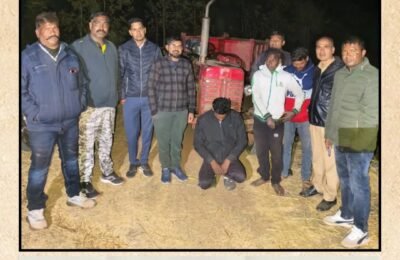 🎬 साकोलीत रेती चोरीवर जोरदार कारवाई; बिना नंबर ट्रॅक्टरसह ७.०६ लाखांचा मुद्देमाल जप्त, दोघांवर गुन्हा दाखल