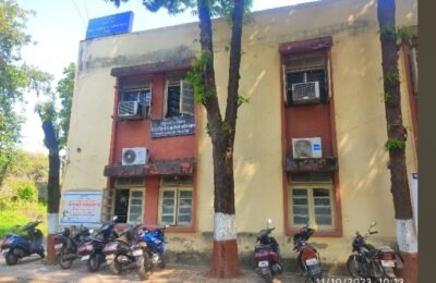 पशुवैद्यकीय रुग्णालय ब्रह्मपुरीमध्ये ‘भ्रष्टाचाराचा’ बाजार! जनावरांच्या औषधोपचारात हेळसांड अन् शासकीय अनुदानात डल्ला!  ​मूक जनावरांच्या आरोग्याशी खेळणारे अधिकारी आणि लाचखोर कारभार; ब्रह्मपुरी पशुसंवर्धन विभागातील अनागोंदीविरोधात पशुपालकांमध्ये तीव्र संताप!