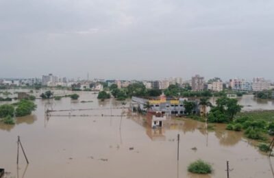 नागपूर येथे मुसळधार पाऊस; उपमुख्यमंत्री तथा पालकमंत्री देवेंद्र फडणवीस यांच्याकडून परिस्थितीचा आढावा