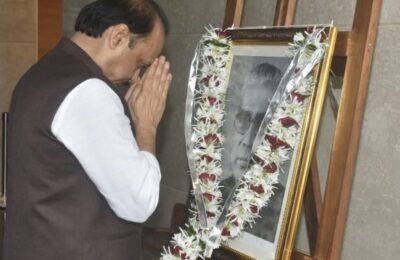 माजी मुख्यमंत्री वसंतराव नाईक यांच्या जयंतीनिमित्त मंत्रालयात अभिवादन