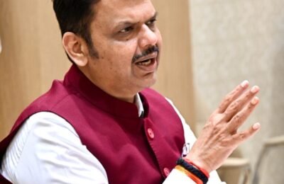 हरित महाराष्ट्रसाठी ३०० कोटी वृक्ष लागवड मिशन राबवा – मुख्यमंत्री देवेंद्र फडणवीस