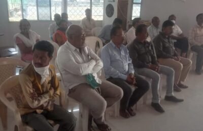 काटोल तहसीलदार  ने  ली केंद्र  स्तरीय  अधिकारीयों ( बी एल ओ) की बैठक