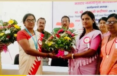 मतदानाची टक्केवारी वाढविण्यासाठी महिलांनी पुढे यावे – जिल्हाधिकारी सौरभ कटियार अमरावती जिल्ह्यात गावागावात ‘पिंक फोर्स’ पुढे येणार; मतदानाची टक्केवारी वाढविण्यासाठी प्रयत्न करणार