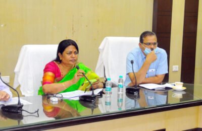 लसीकरण नसेल तर… पगार नाही, प्रवेश नाही ! सवलत, लाभ, योजना, सहभागासाठी अनिवार्य – जिल्हाधिकाऱ्यांचे केंद्र, राज्य व निमशासकीय कार्यालयांना निर्देश