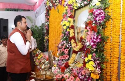 स्वर्गीय लोकनेते बाळासाहेब देसाई यांच्या ११५ व्या जयंतीनिमित्त मुख्यमंत्री देवेंद्र फडणवीस यांचे अभिवादन