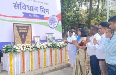 संविधान दिनानिमित्त चैत्यभूमी येथे संविधान उद्देशिकेचे सामूहिक वाचन