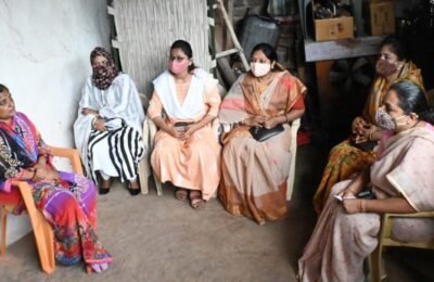 जनसामान्यांच्या अडचणी सोडविण्यासाठी शासन कटिबद्ध – पालकमंत्री ॲड. यशोमती ठाकूर अतिवृष्टीग्रस्तांना पहिल्या टप्प्यातील साडेसात हजाराचे सानुग्रह वाटप