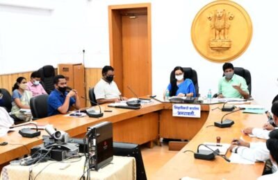 मेळघाटातील पुनर्वसित गावांच्या अडचणी सोडवा – राज्यमंत्री बच्चू कडू यांचे निर्देश राज्यमंत्री बच्चू कडू यांच्याकडून विविध विभागांचा आढावा