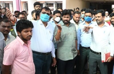 बस स्थानकातील सुविधांची कामे तातडीने पूर्ण करा – राज्यमंत्री बच्चूभाऊ कडू