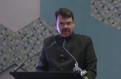 मॉरिशसमधील उद्योजकांपुढे देवेंद्र फडणवीस यांनी सांगितली महाराष्ट्राची बलस्थानं।    उद्योगात गुंतवणूक वाढविण्यासाठी ईडीबी-एमआयडीसी यांच्यात सामंजस्य करार