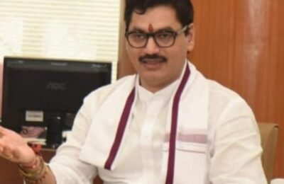 प्रधानमंत्री पीक विमा योजनेतील अग्रीम रकमेचे वाटप सुरु – कृषिमंत्री धनंजय मुंडे आतापर्यंत ९६५ कोटी रुपये शेतकऱ्यांना वाटप