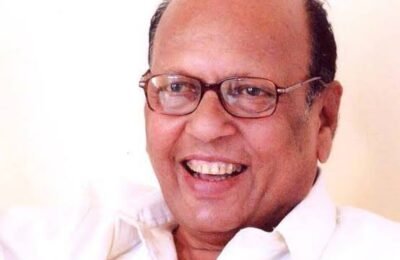 рдореБрдЦреНрдпрдордВрддреНрд░реА рдПрдХрдирд╛рде рд╢рд┐рдВрджреЗ рдпрд╛рдВрдЪреА рдЬреНрдпреЗрд╖реНрда рд╕рд╛рд╣рд┐рддреНрдпрд┐рдХ, рдХрд╡реА рдирд╛. рдзреЛрдВ. рдорд╣рд╛рдиреЛрд░ рдпрд╛рдВрдирд╛ рд╢реНрд░рджреНрдзрд╛рдВрдЬрд▓реА рдорд░рд╛рдареА рдорд╛рддреАрддрд▓рд╛ ‘рд░рд╛рдирдХрд╡реА’ рд╣рд░рдкрд▓рд╛ тАУ рдореБрдЦреНрдпрдордВрддреНрд░реА