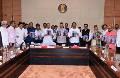 लोकराज्य विशेषांकाचे मुख्यमंत्री देवेंद्र फडणवीस यांच्या हस्ते प्रकाशन