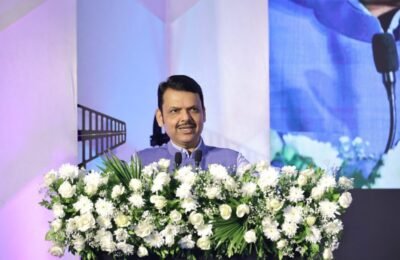 सूर जोत्स्ना राष्ट्रीय संगीत पुरस्काराचे मुख्यमंत्री देवेंद्र फडणवीस यांच्या हस्ते वितरण