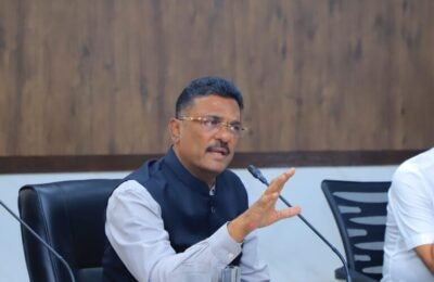 वाहतूकदारांच्या प्रश्नांबाबत शासन सकारात्मक – मंत्री प्रताप सरनाईक वाहतूकदार संघटनांना संप मागे घेण्याचे आवाहन