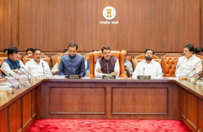 मुंबईकरांच्या स्वप्नातील सुंदर व मोठ्या घराचे स्वप्न साकार होणार – मुख्यमंत्री देवेंद्र फडणवीस सहकारी गृहनिर्माण संस्था स्वयंपुनर्विकास – समुह स्वयंपुनर्विकास अभ्यासगटाचा अहवाल सादर