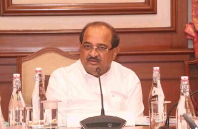 पाटबंधारे विकास महामंडळांनी स्वयंपूर्ण होण्यासाठी उत्पन्नाचे स्त्रोत वाढवावेत -जलसंपदा मंत्री राधाकृष्ण विखे पाटील गोदावरी खोरे नियामक मंडळाच्या बैठकीत १२ कामांना मान्यता