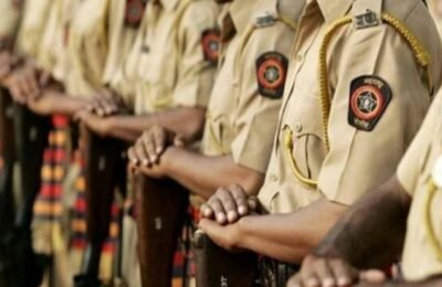 *पोलिसांनी तरुणींना कपडे काढून नाचायला लावलं, महिला वसतिगृहात धक्कादायक प्रकार*