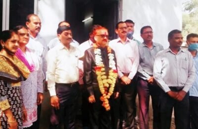 *सेवानिवृत्त कैलास  उज्जैनवार  यांचा सत्कार,*