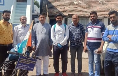 *ऐतिहासिक स्थळाना भेट, संस्कृतीचे संवर्धनास लातुर च्या संतोष बलगिर ची सायकलने भ्रमती*  माजी खासदार प्रकाश भाऊ जाधव यांनी संतोष बलगिर चे केले स्वागत.