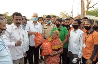 *तेजस बहुउद्देशीय संस्था कामठी व्दारे आजनी येथील गरजुना धान्याचे वितरण*   ” भुकेलेल्यास एक मुठ अन्न, धान्य आपल्या व्दारे ” सेवाभावी उपक्रमाची सुरूवात.