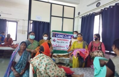*महिला दिनाचे दिवशी*  *लायन्स क्लबच्या वतीने नवजात शिशुना ब्लँकेटचे वाटप*