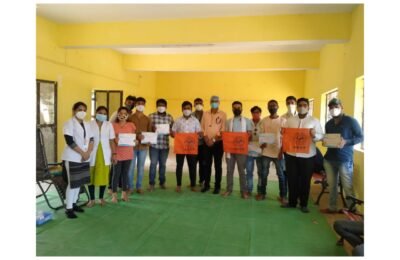 अखिल भारतीय विद्यार्थी परिषद पवनी व स्व. अनिकेत ओव्हाळ स्मृती समिती तर्फे महामानव भारतरत्न डॉ. बाबासाहेब आंबेडकर यांच्या  जयंतीनिमित्त मंगळवारला येथील दुर्गा माता मंदिरामध्ये रक्तदान शिबिराचे आयोजन करण्यात आले