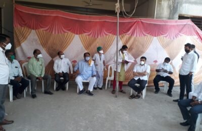 *कोरोना  के बढते प्रभाव  के नियंत्रण पाने के लिये लिया गया  जायजा* *आरोग्य-स्थानिय स्वराज्य संस्था-पुलिस  तथा राजस्व विभाग संयुक्त  प्रयास  करें*  सलील देशमुख