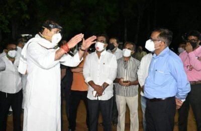 पुर्व  गृहमंत्री ,विधायक  अनिल देशमुख  ने देर  रात  पृथकवास  के लिये  50बेड  की व्यवस्था देर  रात  पहूंचे  निरिक्षण  करणे