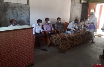 राष्ट्रिय  कर्तव्य  में  जूटे है प्रगणक(सर्वेक्षक) तहसीलदार  -अजय चरडे कोविड 19के प्रगणकों  से लिया जायजा   कोविड  प्रतिबंधात्म  टीके के  दुसरी  खुराग  के लिये  आगे  आये लाभार्थी