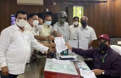 रासायनिक खतांची दरवाढ त्वरित मागे घ्या राष्ट्रवादी काँग्रेसची मागणी   अन्यथा तीव्र आंदोलनाचा इशारा : जिल्हाधिकाऱ्यांना दिले निवेदन