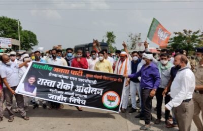 राज्य शासनाची धान खरेदीची घोषणा ही निव्वळ फसवी योजना –  खासदार सुनील मेंढे, माजी आमदार चरण वाघमारे सह शेतकऱ्यांना अटक  शेतकऱ्यांच्या हितासाठी लढा,निर्णय होईपर्यंत सुरूच राहणार.