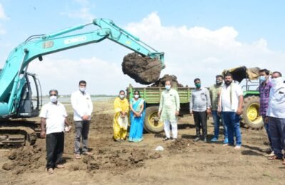 शेतकऱ्यांसाठी खेळणातील गाळ विनाशुल्क उपलब्ध सोबत गाळ भरून देण्यासाठी पोकलेन यंत्राची मोफत सुविधा  संधीचा लाभ घेण्यासाठी शेतकऱ्यांनी पुढे यावे  युवानेते अब्दुल समीर यांचे अवाहन