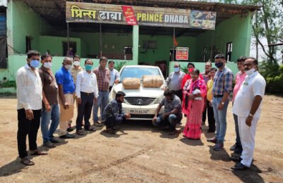 बल्लारपूर पोलिसांनी 25 किलो गांजा पकडला गांज्यासह पांढऱ्या रंगाची इंडिका विस्टा कार असा साढे चार लाखाचा मुद्देमाल जप्त बल्लारपूर पोलिसांची धडक कारवाई हिंगनघाट, चंद्रपूर येथील आरोपी अटकेत