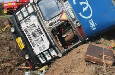 *कंटेनर पलटला 40गोधन  मृत 30गंभीर,ईलाज सुरू*   *नागपुर अमरावती महामार्गक्र06*    *पशु(गोवंश)तस्करांसाठी पोषक* *वर्धा  जिल्हातील  सावळी खुर्द  ची घटना* *मिशन  ब्रेक द चेन* *या  काळातही जनावरांची तस्करी करणारे रॅकेट सक्रिय* *नागपुर-अमरावती रेंज  चे पोलिस  महानिरीक्षक  या कडे लक्ष  देतील काय?* *नागपुर-वर्धा-अमरावती  च्या पोलीस  अधिक्षकांनी  हरियाणा-मध्यप्रदेश मार्गे  येणारे  कंटेनरांची  कसून चौकशी  ची  गरज*   * हरियाणा -म-प्र वरून  कोंढाळी- कारंजा -मार्गे हैद्राबाद कडे  होत असते  अवैध  वाहतूक*