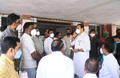 *पुर्व गृहमंत्री  विधायक  अनिल देशमुख  द्वारा कोव्हिड 19के संभावित तिसरे लहर  का लिया   जायज!*  *नागरिकों के स्वास्थ्य  के सुरक्षा को प्राथमिकता  दें!* *अनिल देशमुख*    *खरिप  फसलों  का  भी लिया  जायजा*