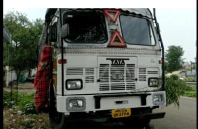 थाने  के समक्ष  ही ट्रक चालक  ने की आत्महत्या  आलाअधिकारी  पहूंच  घटना स्थलपर काटोल  जे एम एफ सी (मॅजिस्ट्रेट) के समक्ष  किया गया  घटना स्थल  पंचनामा