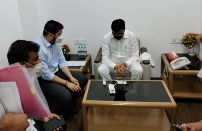 कोंढाली को  अप्पर तहसील  का दर्जा देने की मांग!  जि प सदस्य  सलील देशमुख  द्वारा  राजस्व  मंत्री बालासाहेब थोरात को सौंपा  ज्ञापन  कोंढाली क्षेत्र के विकास के लिये सरकार से मांग