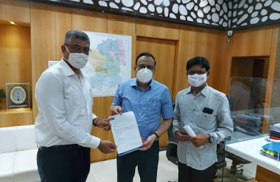 दुकानांचा कालावधी सायंकाळी ७ पर्यंत वाढवा – फेडरेशन ऑफ़ ट्रेड कॉमर्स अँड इंडस्ट्रीज ची मागणी फेडरेशनच्या सदस्यांनी जिल्हाधिकारी यांची भेट घेत दिले निवेदन सोमवार पासुन दुकानांची वेळ वाढवून मिळण्याची शक्यता