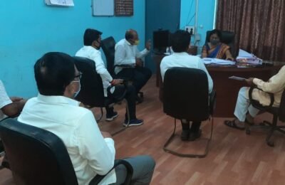 बिकेसीपी शाळेने कोरोना कालावधीतील फी माफ करावी     ग्रामोन्नती प्रतिष्ठान व्दारे।शिक्षण उपसंचालक श्रीमती जामदार यांना निवेदन सादर.