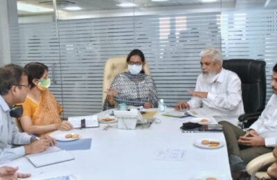 शालेय अभ्यासक्रमात कृषि विषयाचा होणार समावेश; शिक्षण व कृषि विभाग संयुक्तपणे अभ्यासक्रम तयार करणार शिक्षणमंत्री प्रा.वर्षा गायकवाड, कृषिमंत्री दादाजी भुसे यांच्या बैठकीतील निर्णय