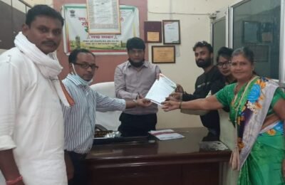 कन्हान शहरात स्वच्छता व जंतुनाशक व धुर फवांरणी करून डेंग्यु व आजाराचे नियंत्रण करा   काँगेस नगरसेवकांचे मुख्याधिकारी बोरकर ला निवेदन.