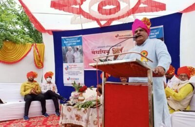 *हृदयरोग  मुक्त  भारत  अभियान को सफल  बानाने  केलिये  आयुर्वेद  चिकित्सा  के साथ साथ  आरोग्यदायी  वन खेती  का अविलंब  किया  जाय* ।