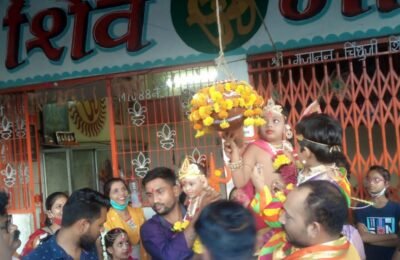 पोलीस बंदोबस्त मध्ये दहीहंडीच्या कार्यक्रम संपन्न